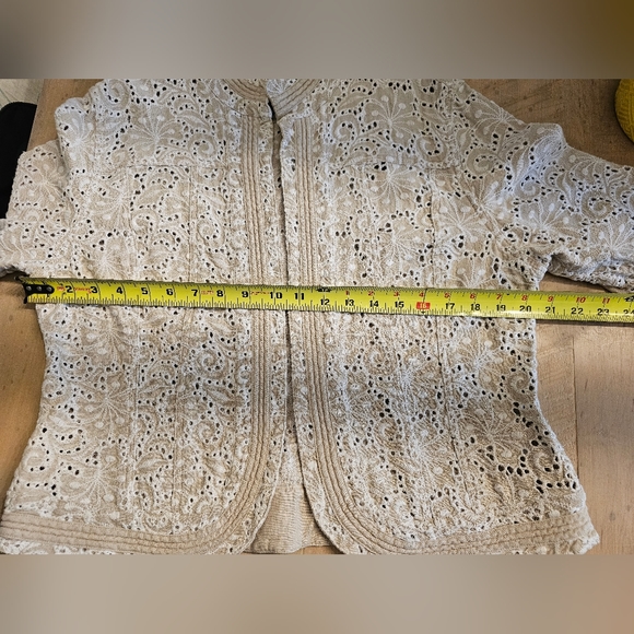 Chico's Beige Eyelet Jacket. Size -Chico's 2. - Picture 8 of 8